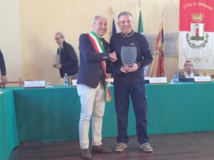 Alberto Boraso premiato dal Sindaco